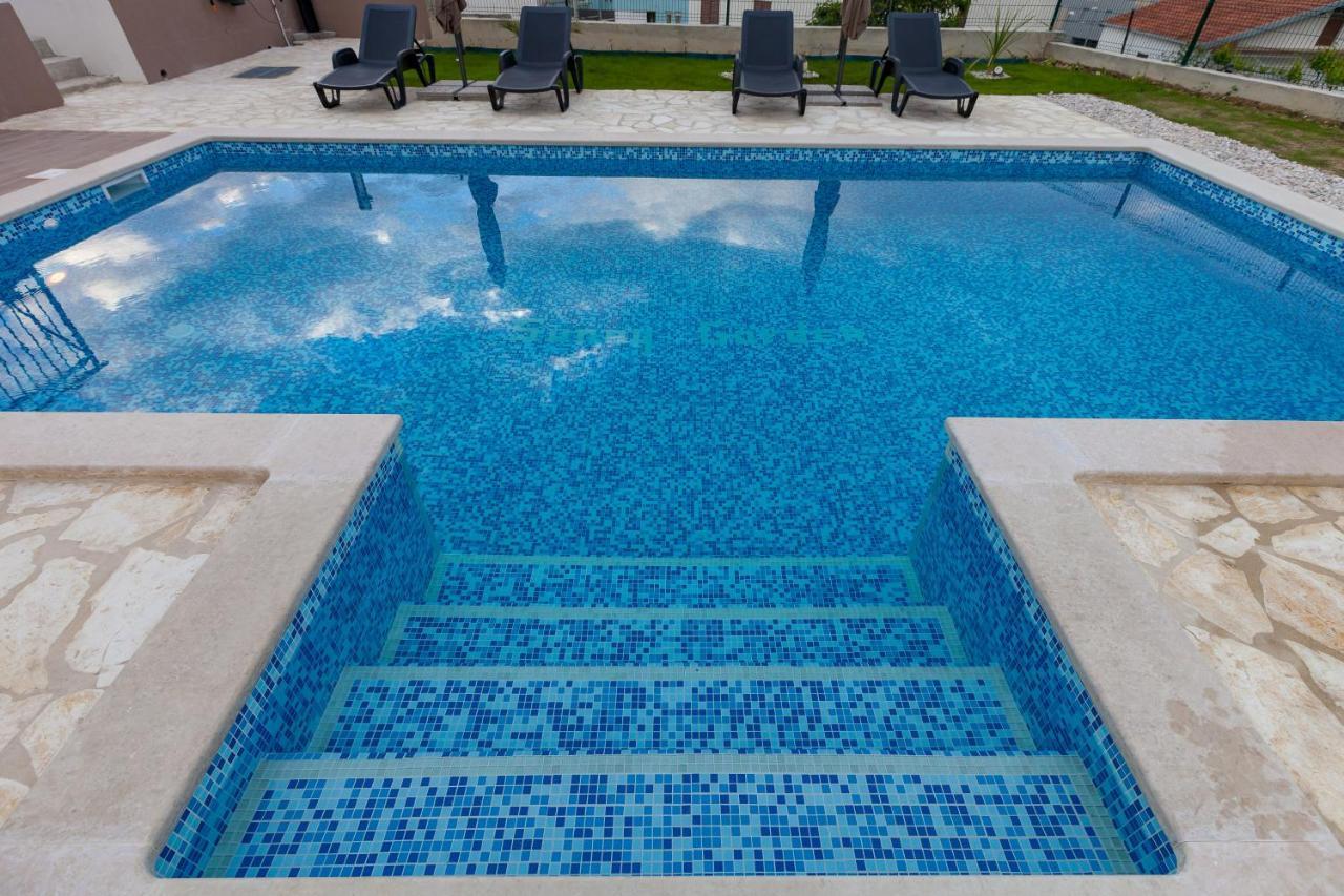 Sunny Garden Adria Apartment สปลิท ภายนอก รูปภาพ