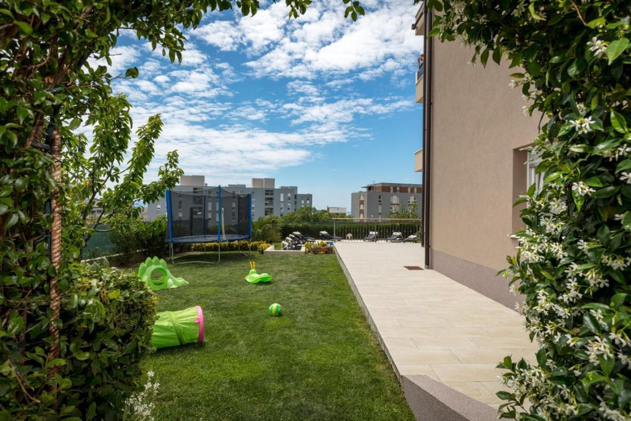 Sunny Garden Adria Apartment สปลิท ภายนอก รูปภาพ